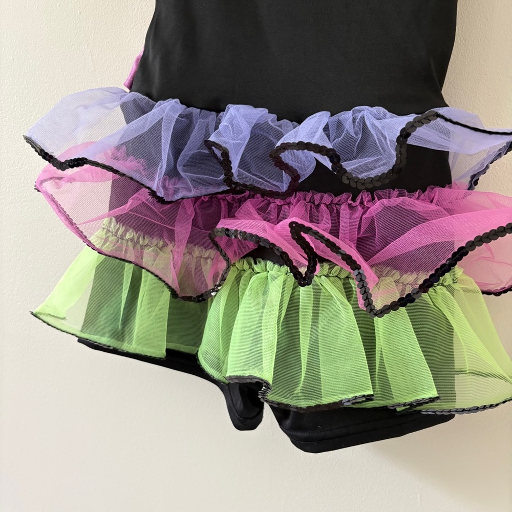 Black and Pink Dance Costume with Elegant Design - Picture 7 of 11
